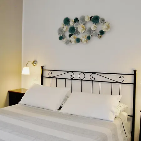 فندق مبيت وإفطار Le Bassotte بيرودجا